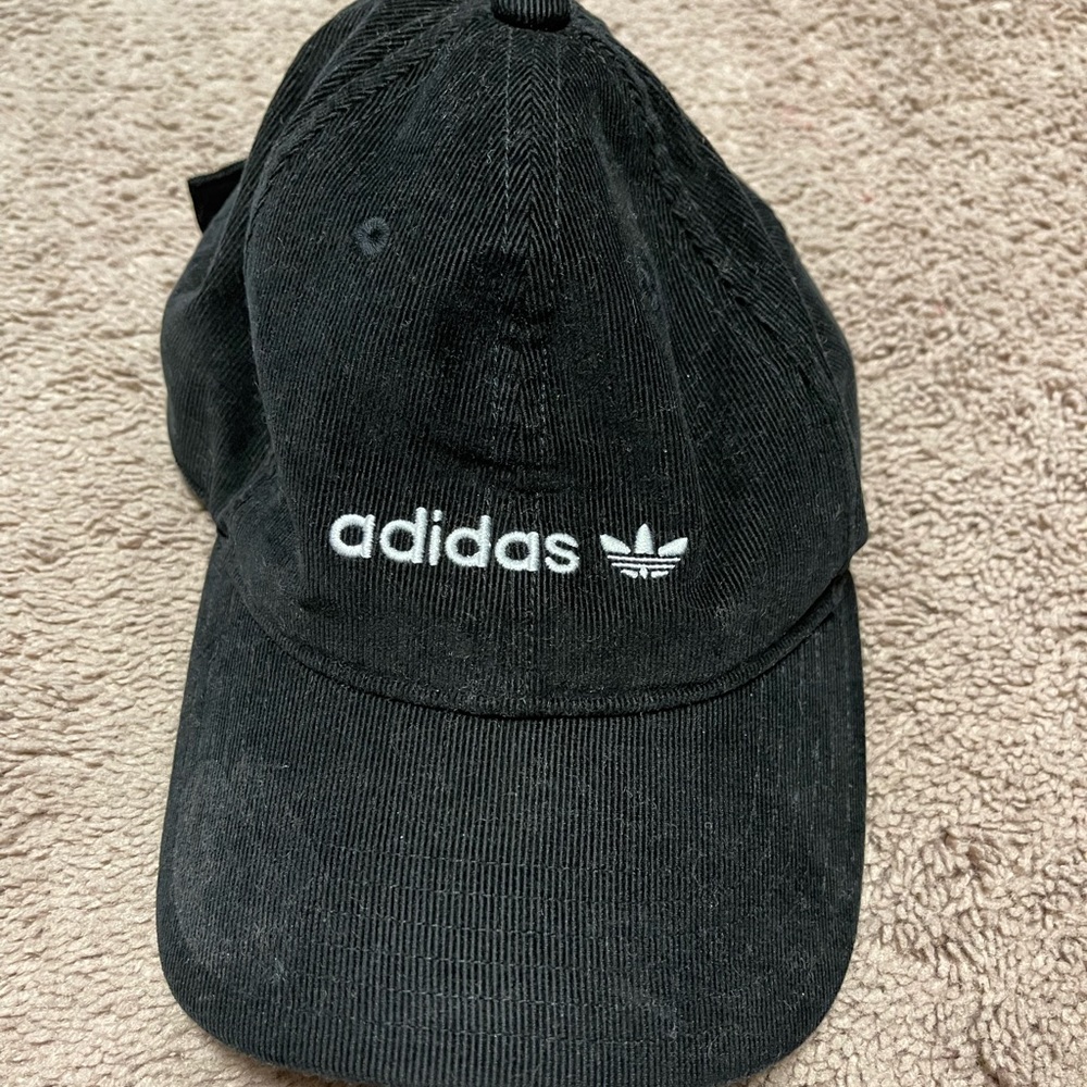 Adidas adjustable hat in corduroy in black white logo